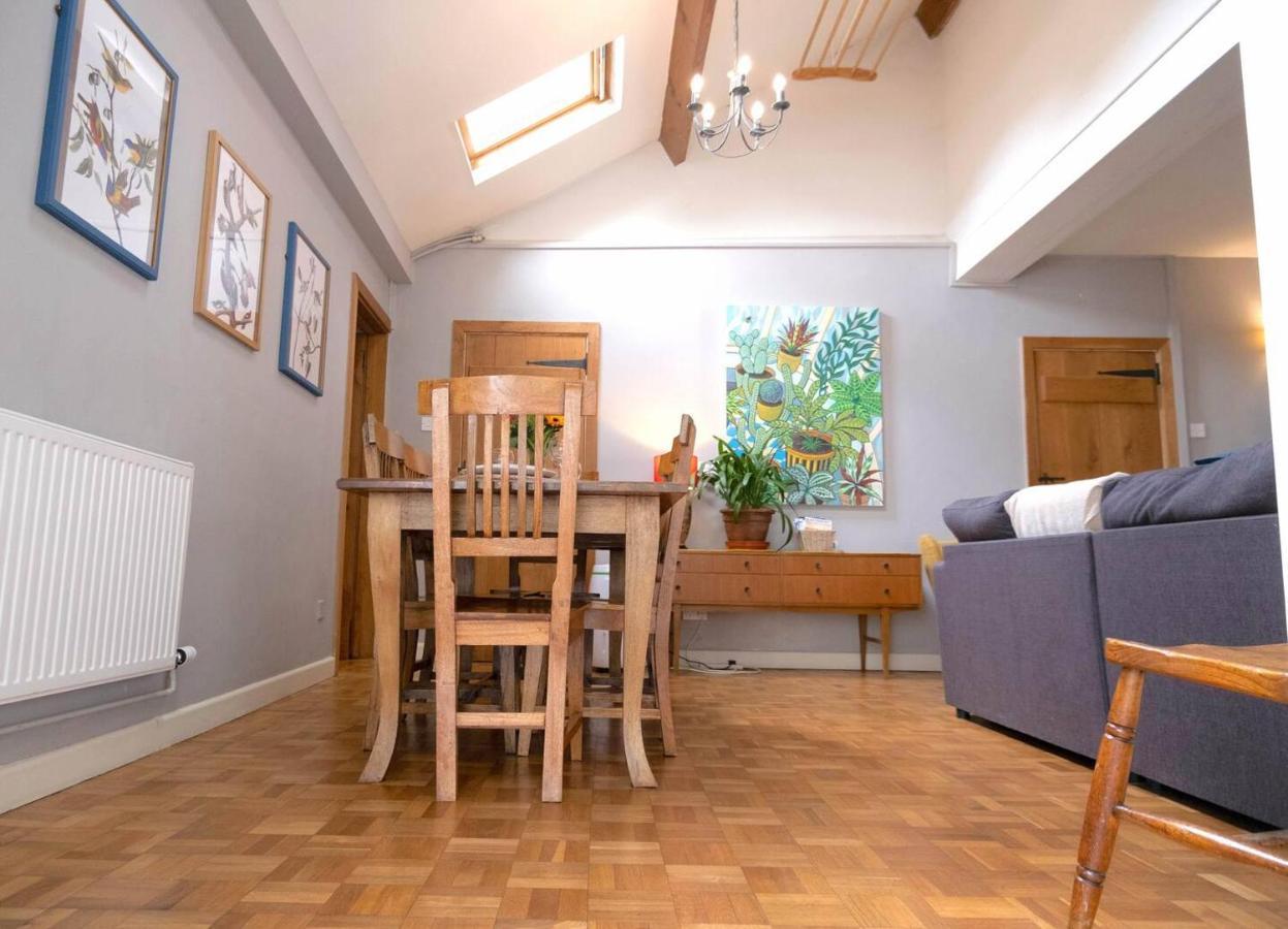 Lovely Property In The Heart Of Somerset, Sleeps 9 Shepton Mallet Eksteriør billede