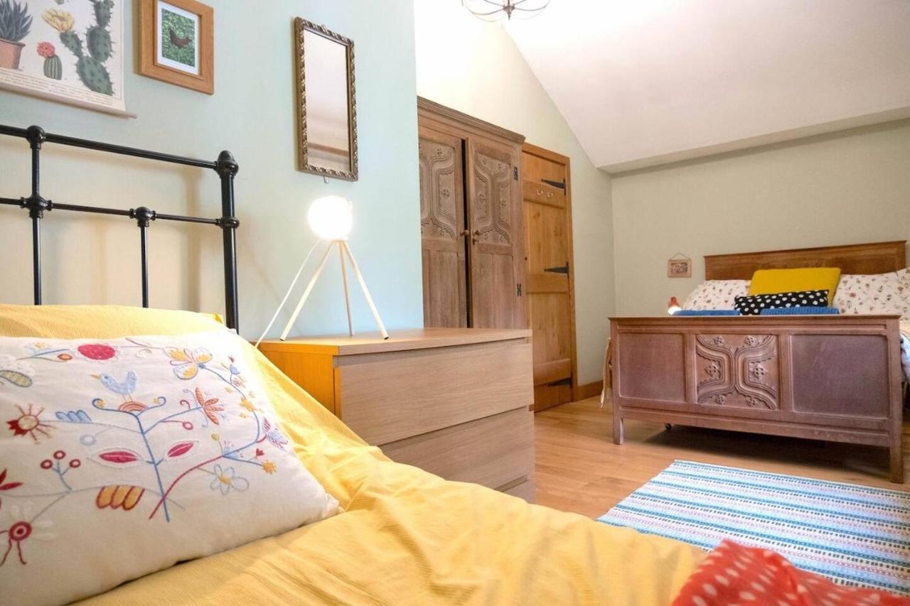 Lovely Property In The Heart Of Somerset, Sleeps 9 Shepton Mallet Eksteriør billede