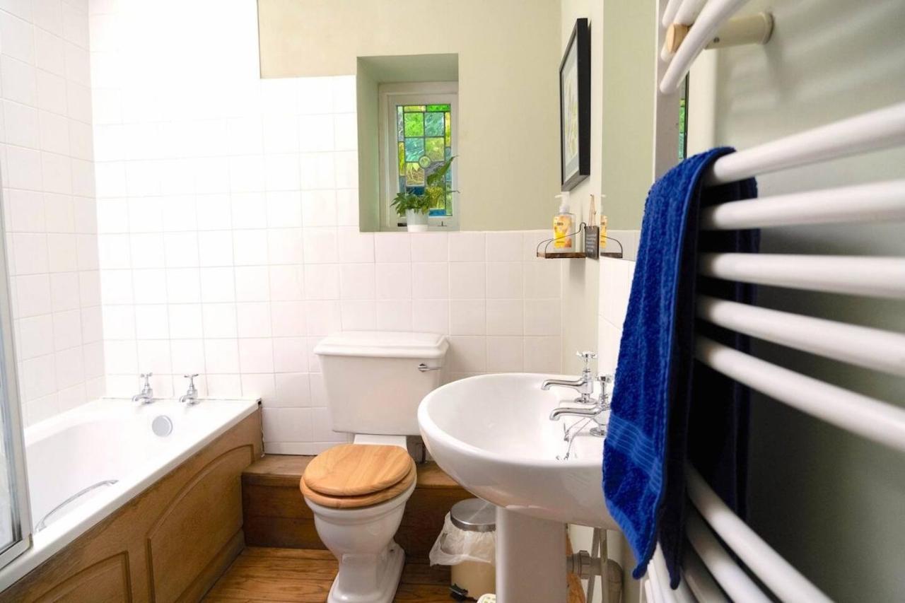 Lovely Property In The Heart Of Somerset, Sleeps 9 Shepton Mallet Eksteriør billede
