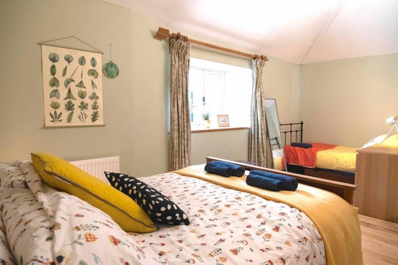 Lovely Property In The Heart Of Somerset, Sleeps 9 Shepton Mallet Eksteriør billede