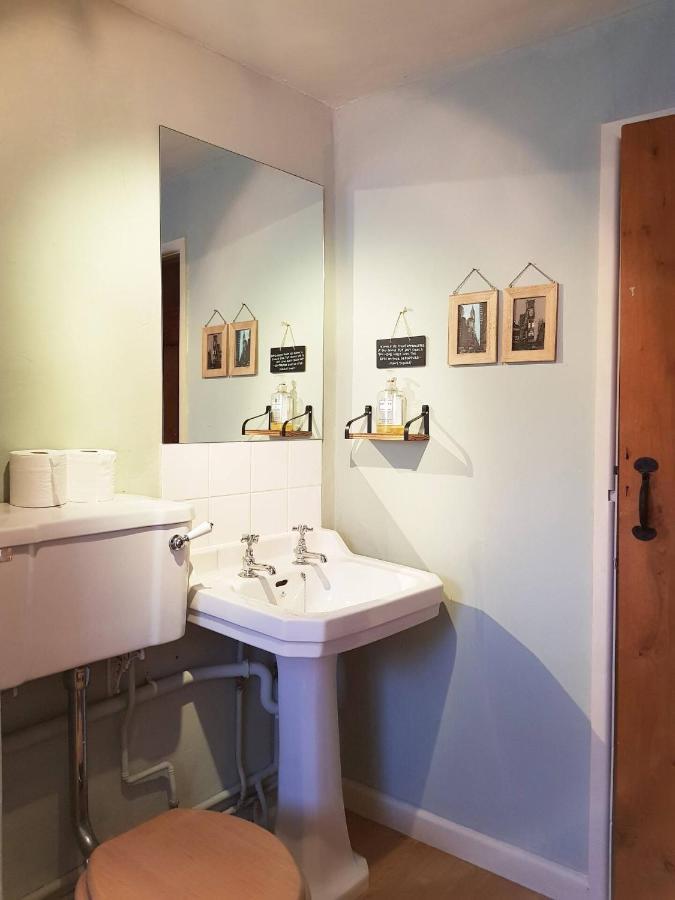 Lovely Property In The Heart Of Somerset, Sleeps 9 Shepton Mallet Eksteriør billede